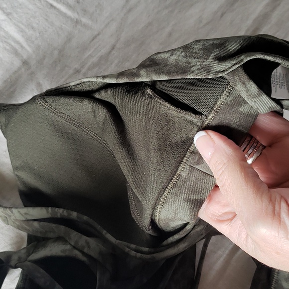 Lululemon bra - Picture 9 of 10